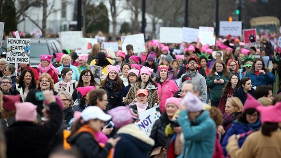 ABD'de on binlerce kişi Trump'ı protesto etti