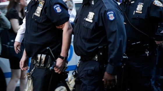 ABD Minneapolis'te bir siyahinin ölümüne neden olan polislerin işine son verildi