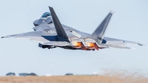 ABD Şayrat saldırısında hava üstünlüğünü F-22 ile sağlamış