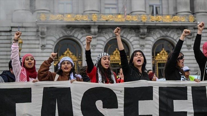 ABD'nin Los Angeles kentinde çocuklar yüzlerce kişiyi Filistin'e destek için buluşturdu