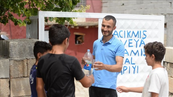 Acıkan ve susayan çekinmeden bu kapıyı çalıyor