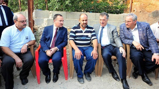 Adalet Bakanı Bozdağ'dan şehit ailelerine taziye ziyareti