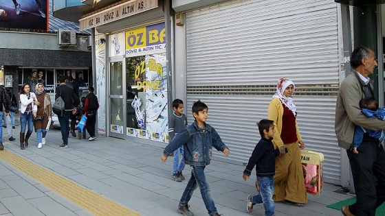 Adana'da iş yerlerinin toplu olarak kapatılması yasaklandı