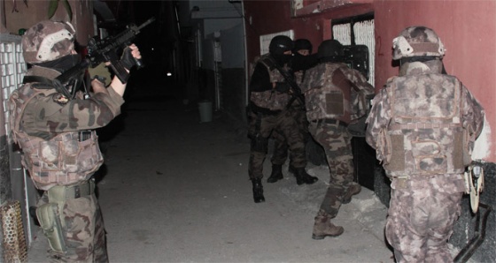 Adana'da şafak operasyonu: 16 gözaltı
