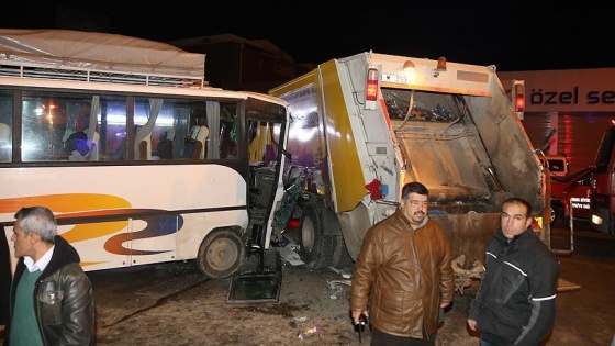 Adana'da trafik kazası: 15 yaralı