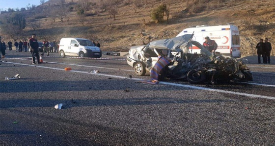 Adıyaman’da tır ile otomobil çarpıştı: 4 ölü, 2 yaralı