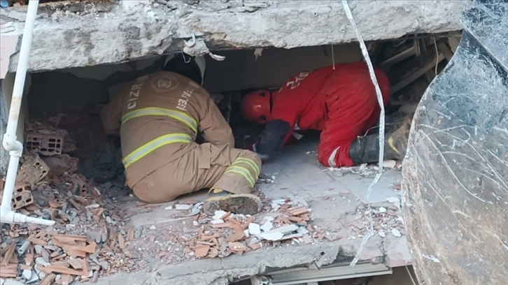 Adıyaman'da enkaz altında kalan kişi 60 saat sonra kurtarıldı