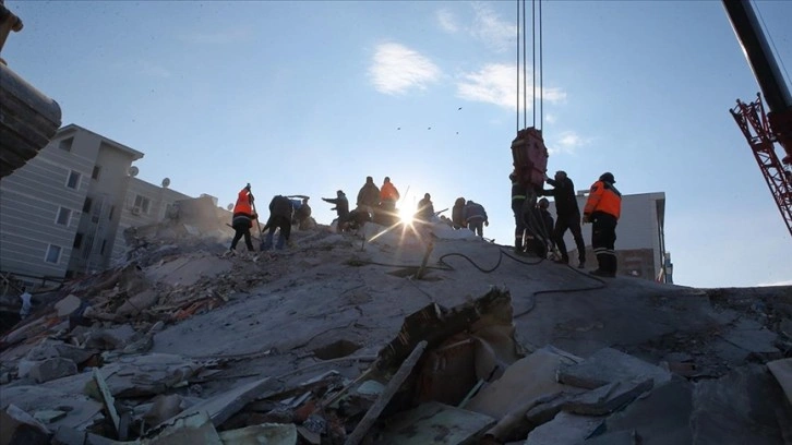 Adıyaman'daki otel enkazında KKTC'li öğrencilere ulaşılmaya çalışılıyor