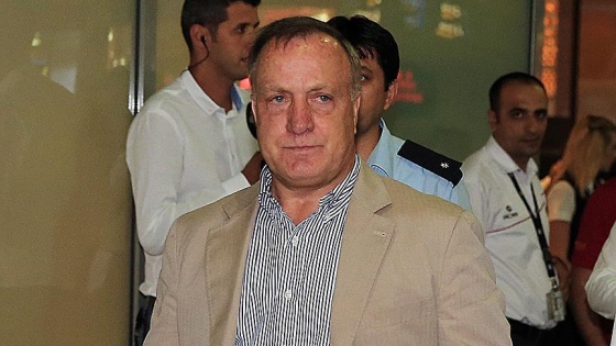 Advocaat Fenerbahçe için İstanbul'da