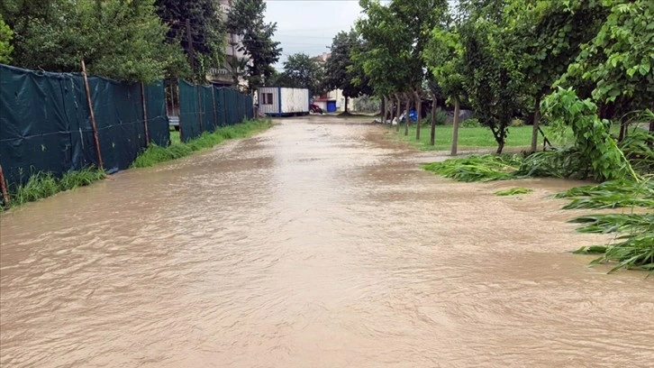 AFAD'dan 11 il için 'turuncu kod'lu sağanak uyarısı