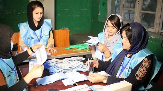 Afganistan'da seçim bitti, tartışmalar bitmedi