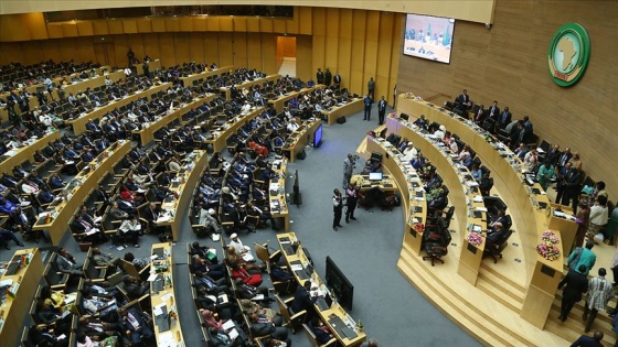 Afrika Birliği Sudan'ın üyeliğini askıya aldı