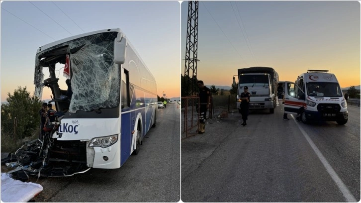 Afyonkarahisar'da yolcu otobüsüyle kamyonun çarpıştığı kazada 1 kişi öldü, 38 kişi yaralandı