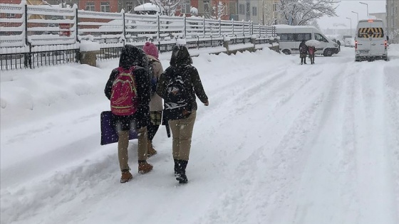 Ağrı'da eğitime kar engeli