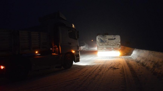 Ağrı-Erzurum karayolu tipi nedeniyle ulaşıma kapandı
