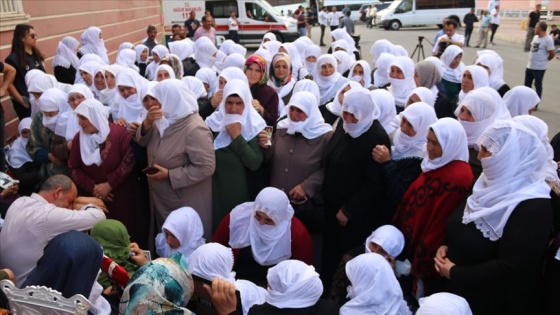 Ağrılı annelerden Diyarbakır annelerine destek ziyareti