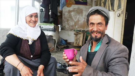 Ağrılı ihtiyaç sahibi aileye AA'nın haberiyle yardım eli uzandı