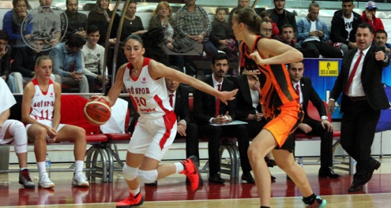 AGÜ Spor 68-54 UMMC Ekaterinburg