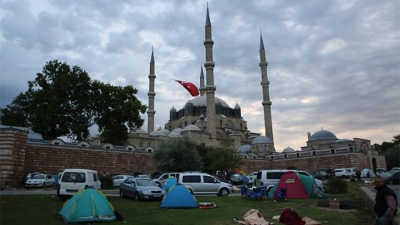 Güreş sevgisi sokaklarda yatırdı