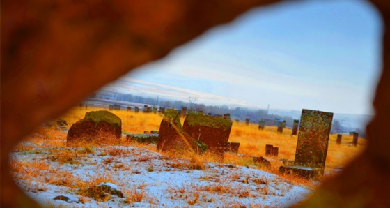 Ahlat Selçuklu Mezarlığı kışın ayrı bir güzel