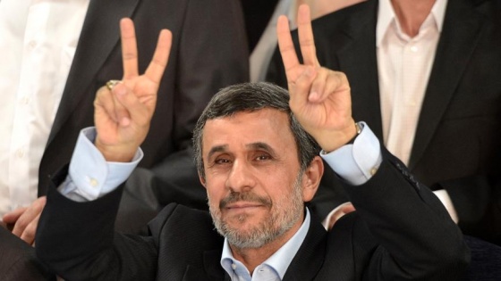 Ahmedinejad'ın yardımcısı ve danışmanına hapis cezası