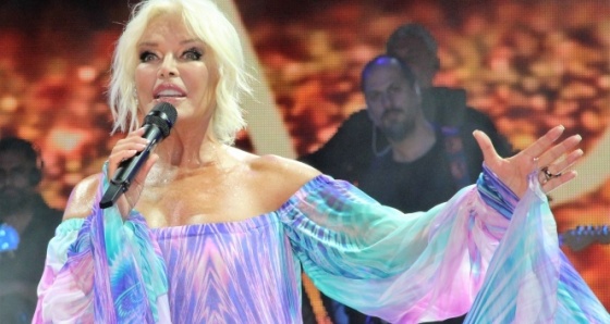 Ajda Pekkan konserinde izdiham!