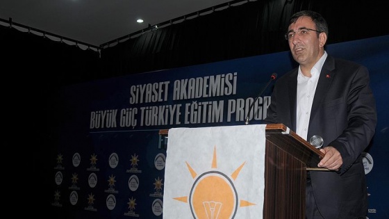 'AK Parti ayakları yere basan bir siyasi anlayışla hareket ediyor'