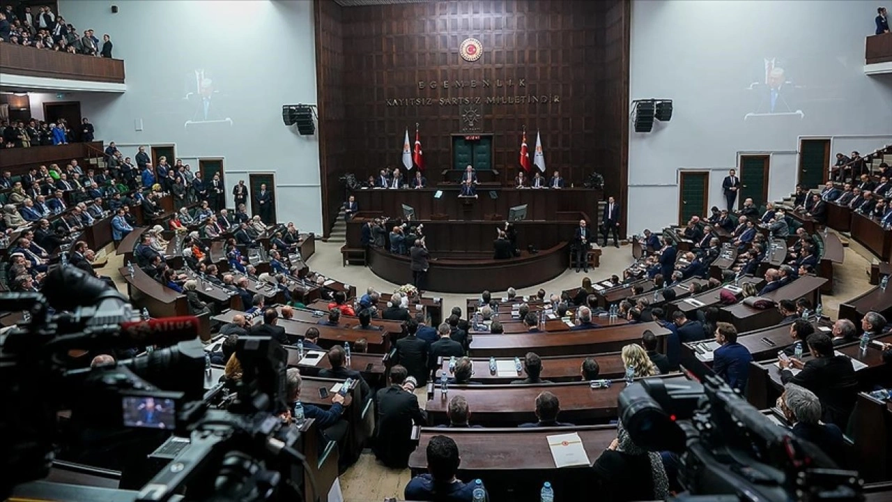 AK Parti, depremin ikinci yılında bölgede vatandaşların yanında olacak