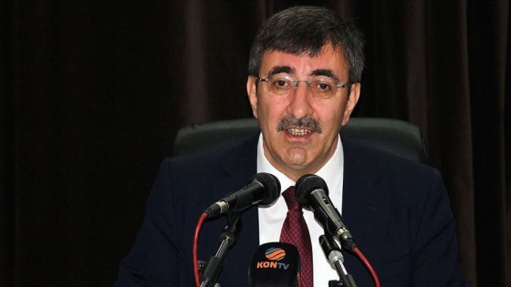 AK Parti Genel Başkan Yardımcısı Yılmaz Türkiye'nin Kovid-19'la mücadelesini anlattı