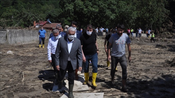 AK Parti Genel Başkanvekili Yıldırım, sel bölgesi Bozkurt'ta incelemelerde bulundu