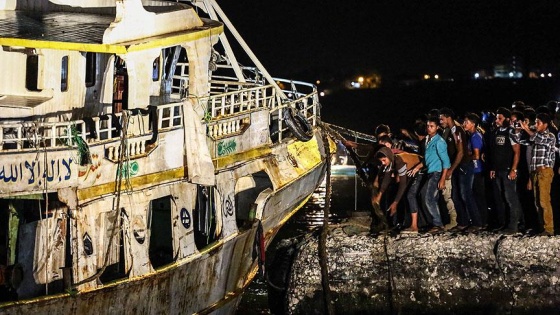 Akdeniz'de batan göçmen teknesi su yüzeyine çıkarıldı