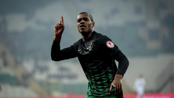 Akhisar Belediyespor, Bursaspor'u Vaz Te ile geçti