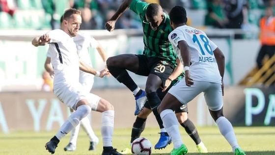 Akhisarspor, Erzurumspor'la berabere kaldı