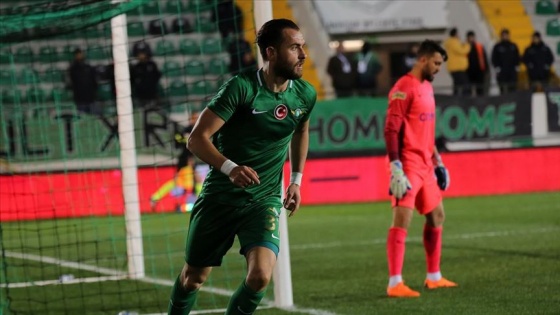 Akhisarspor'un forveti Cikalleshi'ye milli davet