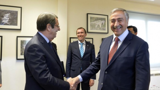 Akıncı ile Anastasiadis Kıbrıs'ta ara bölgede bir araya geldi