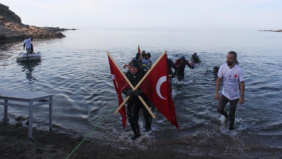 'Akvaryum adam' su altından rekorla çıktı