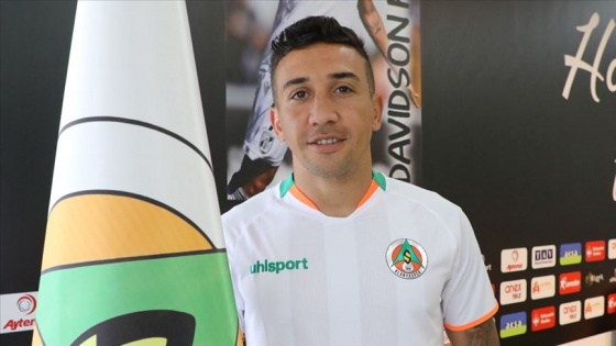 Alanyaspor'un Brezilyalı futbolcusu Davidson performansıyla beğeni topluyor