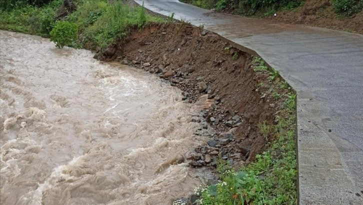 Alaplı'da heyelan nedeniyle bazı yayla yolları ulaşıma kapandı