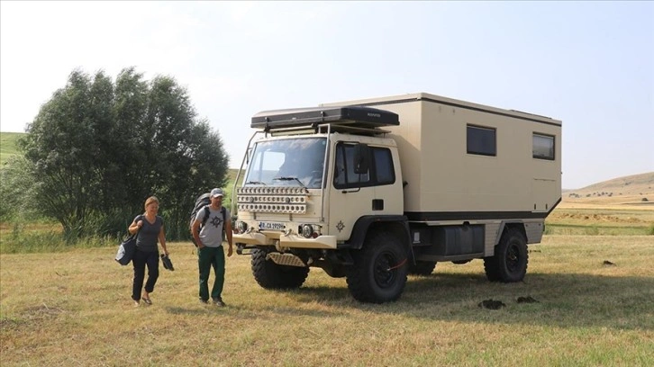 Alman çift, dünyayı gezme hayallerini karavanlarıyla gerçekleştiriyor