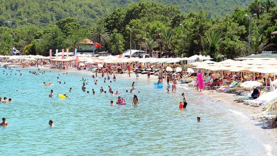 Alman turistler Kemer'den vazgeçmiyor