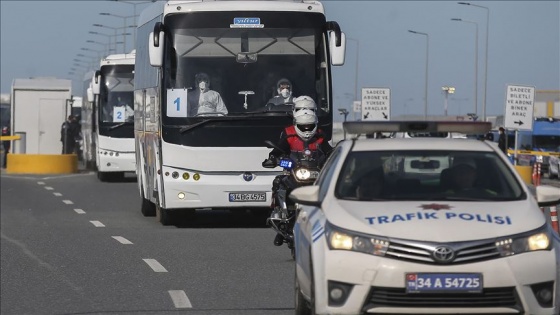 Almanya'da bulunan Türkleri taşıyan ilk uçak İstanbul'a geldi