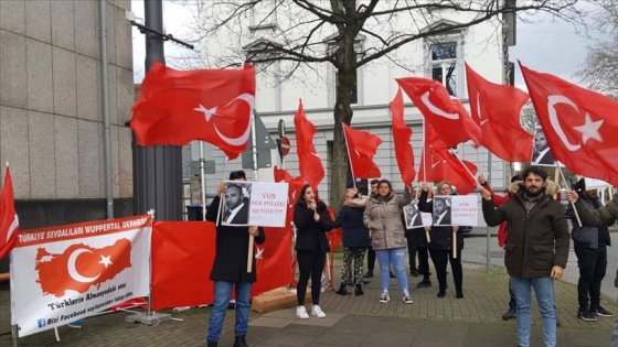 Almanya'da, Hamit Paksoy'un polis kurşunuyla katledilmesi protesto edildi