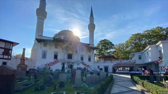 Almanya'da iki camiye İslamofobik içerikli mektup gönderildi