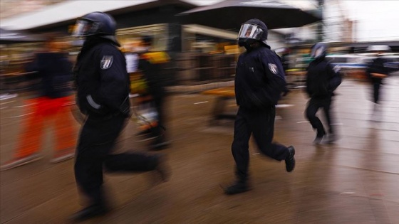 Almanya’da siyahi kadına kasiyer ve polisin ırkçı tavrı tartışma yarattı