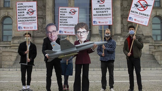 Almanya'nın ABD’den savaş uçağı alma planları protesto edildi