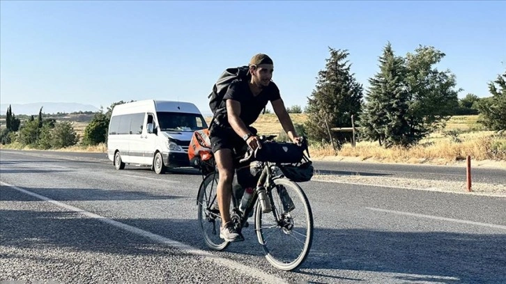 Almanya'dan baba ocağı Adıyaman'a bisikletle yolculuk hayalini gerçekleştirdi
