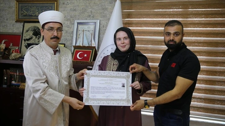 Almanyalı Anna Hommel Mardin'de Müslüman oldu