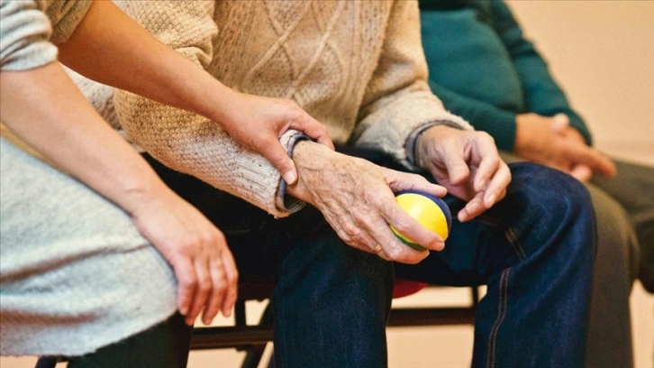 "Alzheimer" hasta sayısının 10 yıl içinde 135 milyona çıkması öngörülüyor