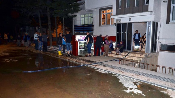 Amasya'da içme suyu borusu patladı