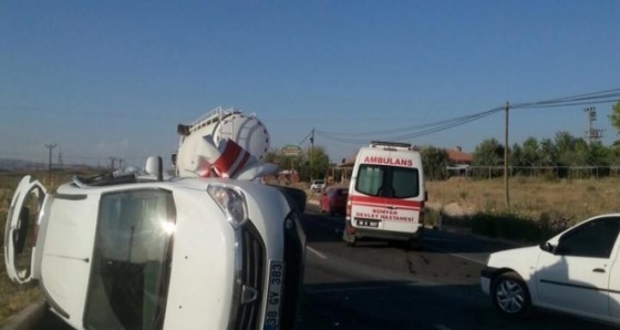 Ambulans ile minibüs çarpıştı: 10 yaralı